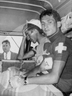 Tour de France 1960: Federico Bahamontes und Willy Trepp nach der Aufgabe