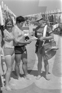 Blickverkäufer an der Adria 1969