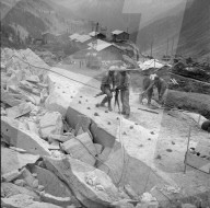 Bau des Staudamms auf der Göscheneralp; 1955