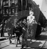 Transport des Bööggs am Sechseläuten in Zürich, 1940