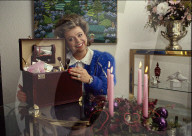 Nella Martinetti mit Beauty-Case, 1989