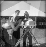 Geodäsie-Studenten bei Vermessungsübung, ETH Zürich 1955