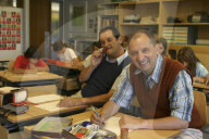 Beni Thurnheer und Max Rüdlinger als Schüler in Schul-Sketch für "Athen aktuell", 2004