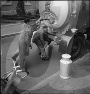 Suppe, Auslieferung, Fahrzeug der Bierbrauerei, Milchkanne; 1945