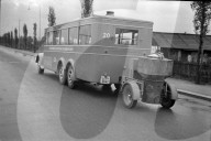 Benzinmangel in der Schweiz 1940: Bus mit Holzgas-Generator 