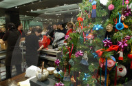 Päcklistand im Globus Zürich, Weihnachtsverkauf 2004