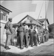 IKRK-Kommission besucht Internierungslager, 1944