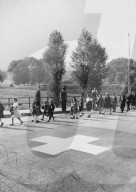 Auslandschweizer Kinder passieren Grenze, Delle 1944