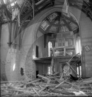 WK 2: Bombenabwürfe; zerstörte Kirche, Schaffhausen 1944