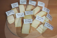 Verschiedene Sorten Raclette-Käse