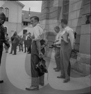 Frisch einberufene Rekruten werden eingekleidet; 1940