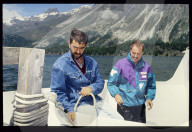 Franco Gianni, Kapitän; Gustav Weder, Bobfahrer auf dem Silsersee 1990