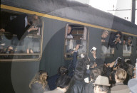 Alexander Solschenizyn bei seiner Ankunft im Zürcher Hauptbahnhof 1974