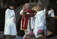 Papstbesuch Schweiz 1984, Einsiedeln: Weihung des neuen Altars