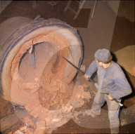 Herstellung einer Glocke für die Expo 1964