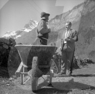 Zerfallene Mühle wird zum Jugendklub renoviert; Diesbach-Betschwanden 1959