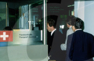 Passkontrolle auf dem Flughafen in Basel-Mulhouse