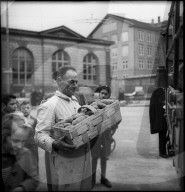 WK 2: Zürichs Arbeiter spenden für die Kriegsgeschädigten in Lyon (Frankreich), 1944