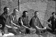 Mönche bei Grundsteinlegung für Tibet-Institut Rikon 1967