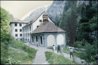 Badehaus und Kapelle von Bad Pfäfers in der Taminaschlucht, 1985