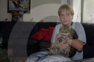 Thunstetten bei BE: Schüler Stefan M. mit Katze Manolito, von Leher Roland I. bedroht