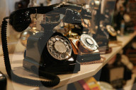 Antiker Telefonapparat, 2005