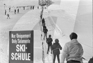 Skischüler am Skilift in St. Moritz, 1971
