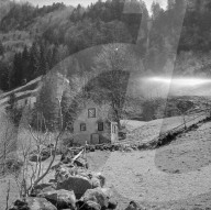 Zerfallene Mühle wird zum Jugendklub renoviert; Diesbach-Betschwanden 1959