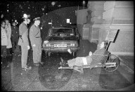 'Ostspion' Hans Fahrni vor dem Bundeshaus; abgeliefert durch Hans Ulrich Lenzlinger 1971