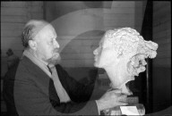 Hermann Haller im Atelier, um 1949