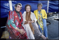 Lou Buschor, Erna Brünell, Dinah Hinz an Anti-Rassismus-Kundgebung, 1994