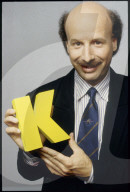Hans Räz mit Kassensturz-Signet K; 1989