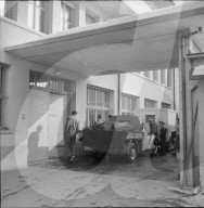 Raubüberfall auf Post Rheinach, Täter flüchtig nach Schiesserei; 1952