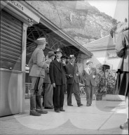 Bundespräsident Kobelt am Bahnhof St-Maurice 1946