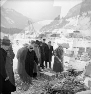 Ständerätliche Kommission besucht Blausee-Mitholz 1948