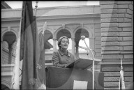 Leni Grob spricht bei 1. Mai Kundgebung in Bern 1971