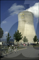 Kühlturm vom KKW Leibstadt mit Abstimmungsparole: 3X Ja für die Zukunft 1990
