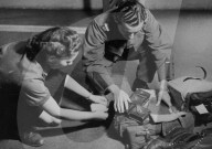 Soldat packt seinen Tornister; 1939