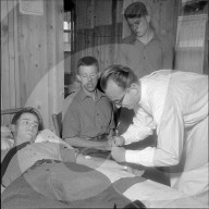 Rekruten bei der Blutspende, 1955