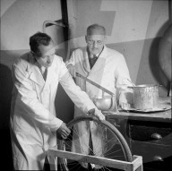 Erfindung eines widerstandsfähigen Radreifens; 1943