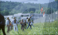 Randalierende Demonstranten, gegen Kernkraftwerk Gösgen 1986