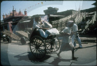 Personentransport auf Karre, Indien 1981
