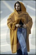 Miss Schweiz Karina Berger zeigt Herbst- Wintermode 1989