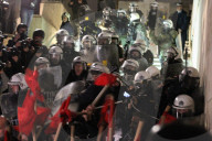 NEWS - Griechenland: Ausschreitungen vor dem Parlament in Athen
