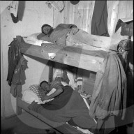 Italienische Bauarbeiter vor Schichtbeginn, Kraftwerk Oberaar 1951