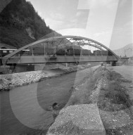 Belastungsprobe einer neuen Brücke über den Escherkanal 1960