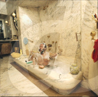 Ivan Rebroff in seiner Badewanne 1975