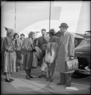 König Leopold (r) von Belgien mit seiner Familie in Genf, 1948