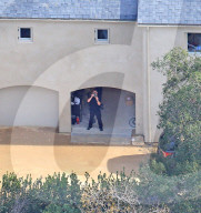 PEOPLE - Das Sicherheitsaufkommen in der Kardashian Villa wurde aufgestockt