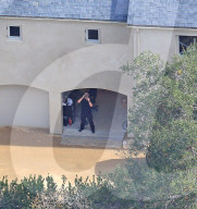 PEOPLE - Das Sicherheitsaufkommen in der Kardashian Villa wurde aufgestockt